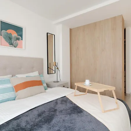 Rooftop Terrace, Private Jacuzzi, Heated Pool * Torrevieja