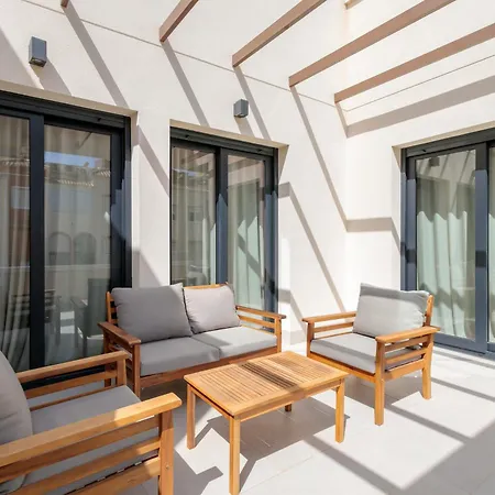 Rooftop Terrace, Private Jacuzzi, Heated Pool Lägenhet *