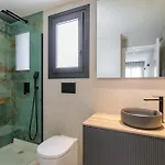 Rooftop Terrace, Private Jacuzzi, Heated Pool *