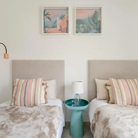 아파트 Rooftop Terrace, Private Jacuzzi, Heated Pool 또레비에하