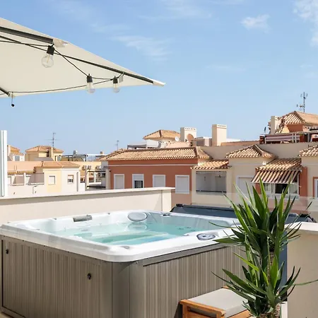 Rooftop Terrace, Private Jacuzzi, Heated Pool * Torrevieja