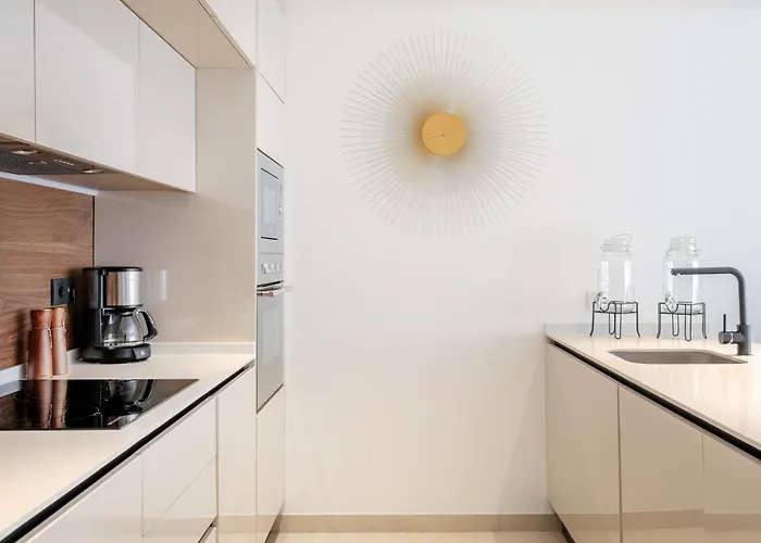 Rooftop Terrace, Private Jacuzzi, Heated Pool 아파트 또레비에하